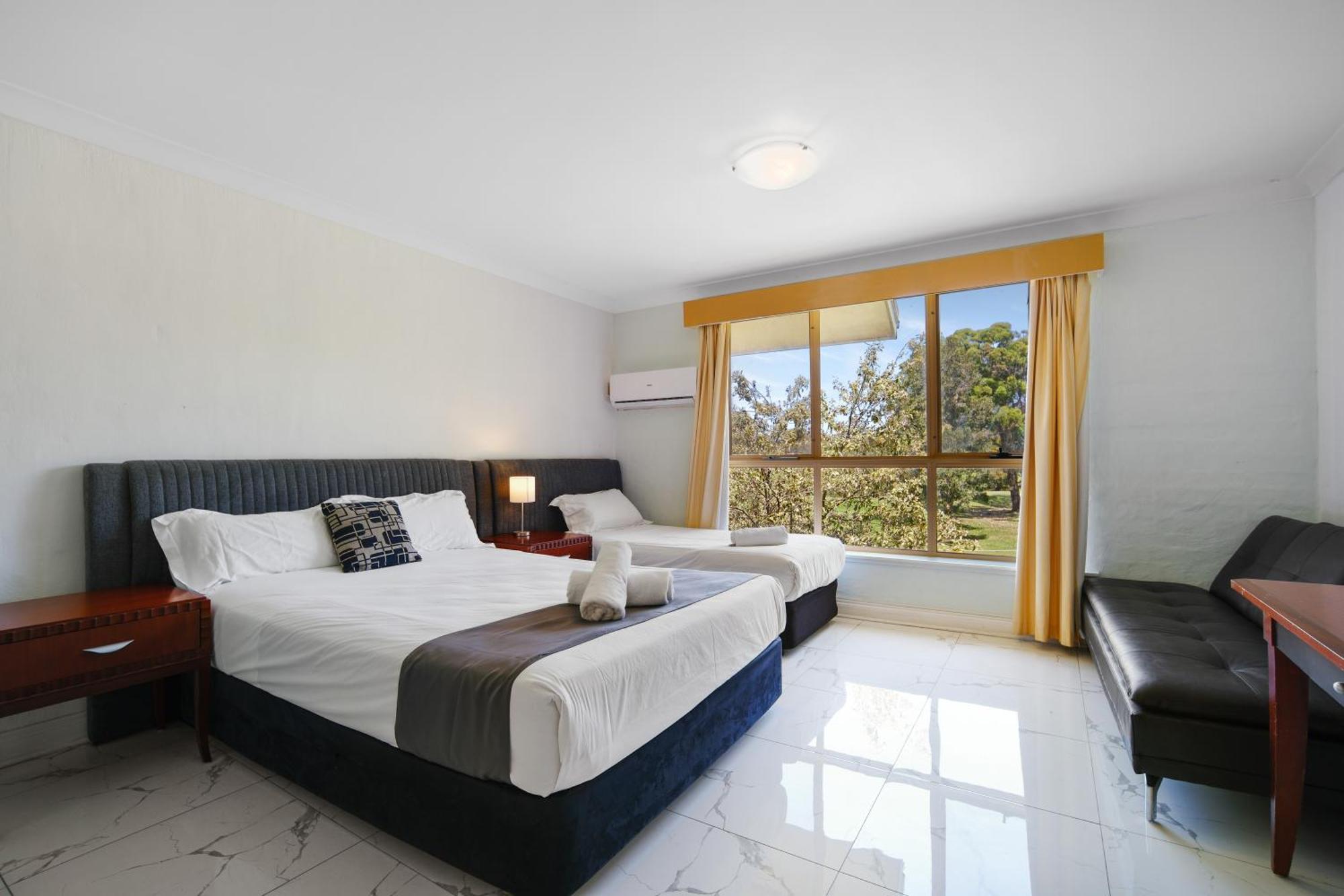 Golf Place Inn Wollongong Primbee Экстерьер фото