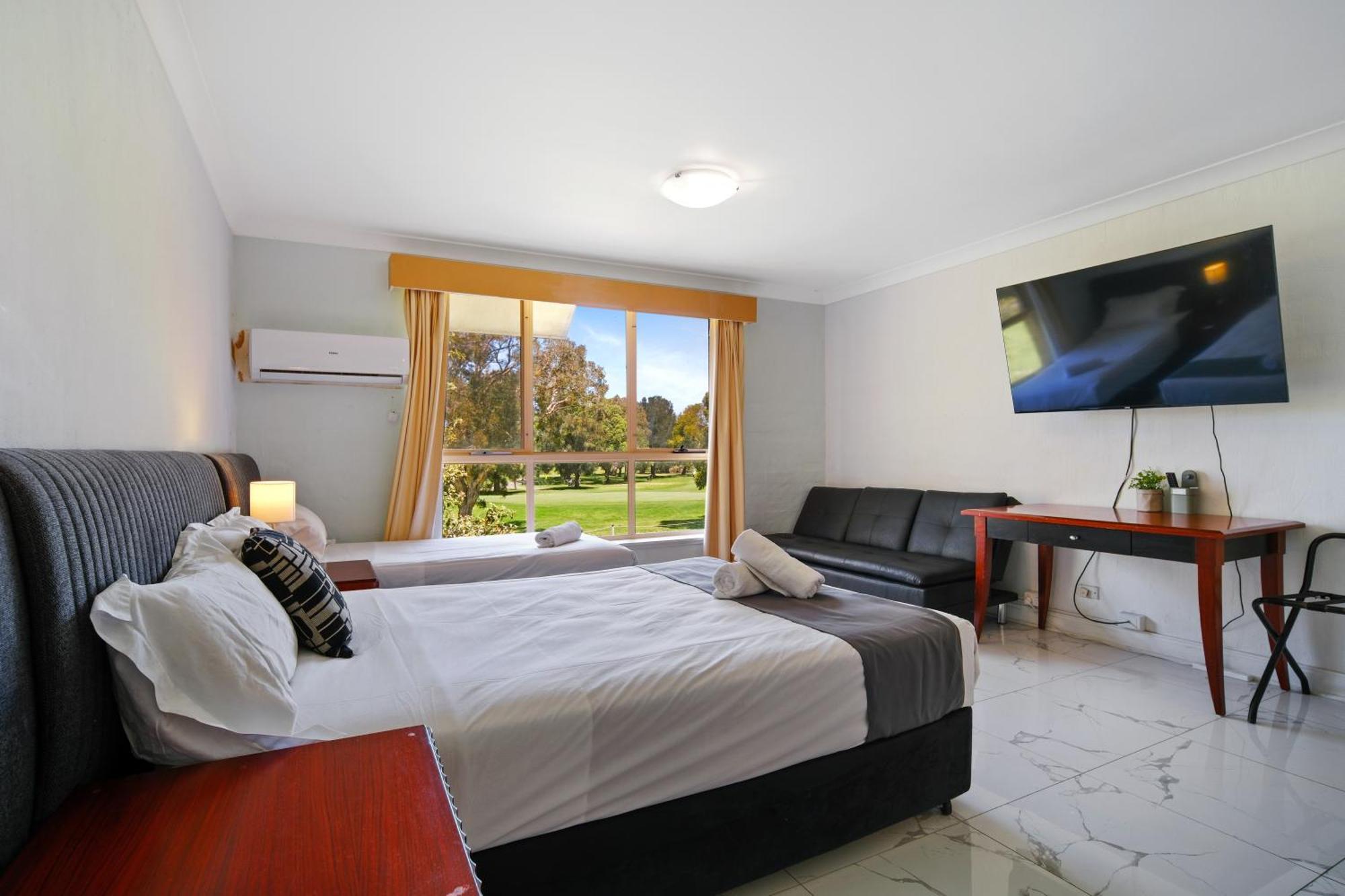 Golf Place Inn Wollongong Primbee Экстерьер фото