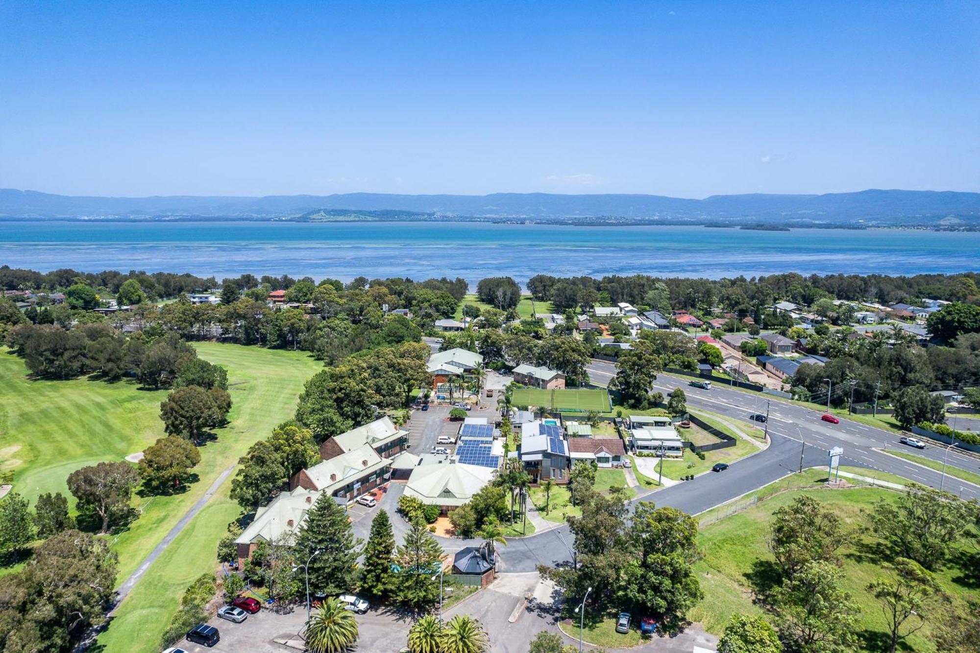 Golf Place Inn Wollongong Primbee Экстерьер фото
